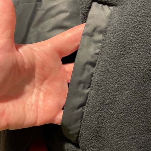 🆕 Nike Women's Therma-FIT One Black/Gold Fleece Full-Zip Jacket - Zip Pockets - Picture 12 of 15